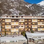 Panoramico Vista Maneggio E Piste Da Sci Apartment *
