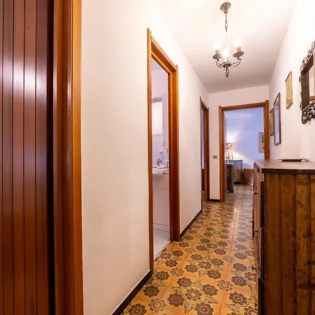 Apartment Panoramico Vista Maneggio E Piste Da Sci *