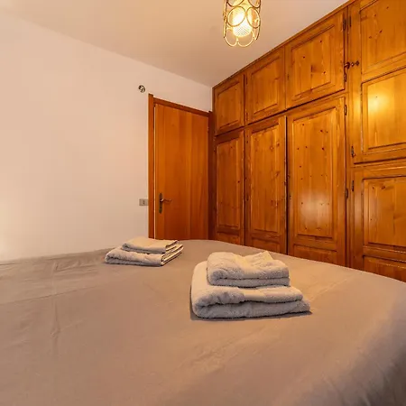 Panoramico Vista Maneggio E Piste Da Sci