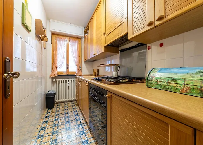 Panoramico Vista Maneggio E Piste Da Sci