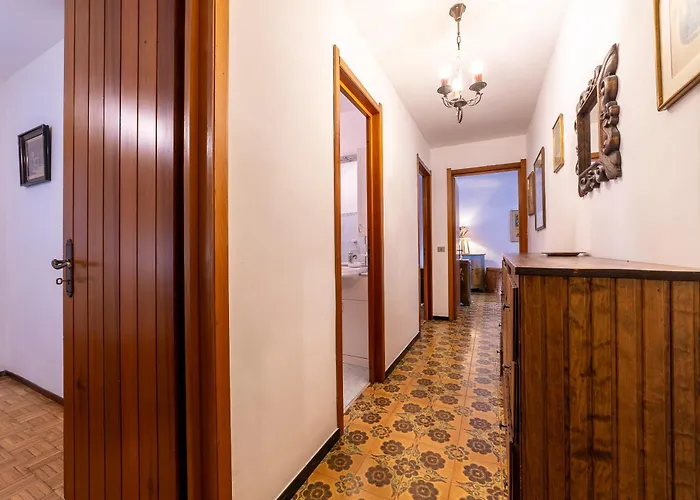 Apartment Panoramico Vista Maneggio E Piste Da Sci *