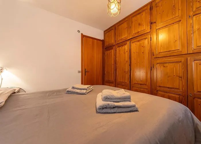 Panoramico Vista Maneggio E Piste Da Sci