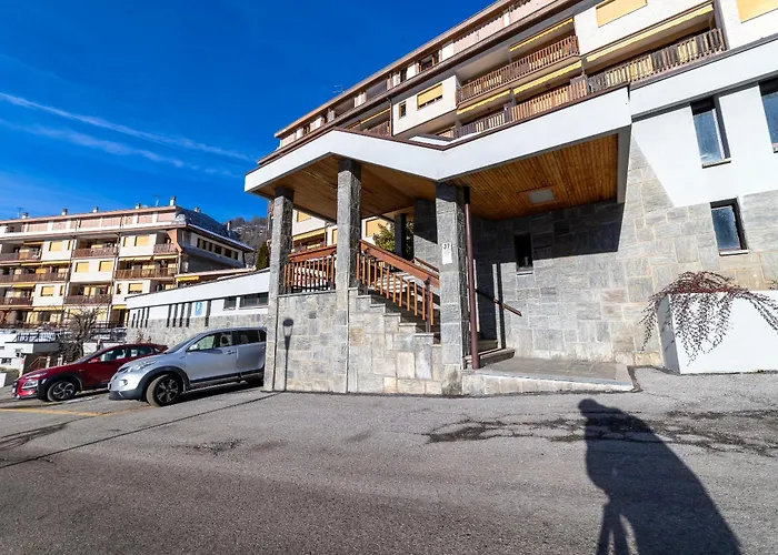 Panoramico Vista Maneggio E Piste Da Sci Limone Piemonte