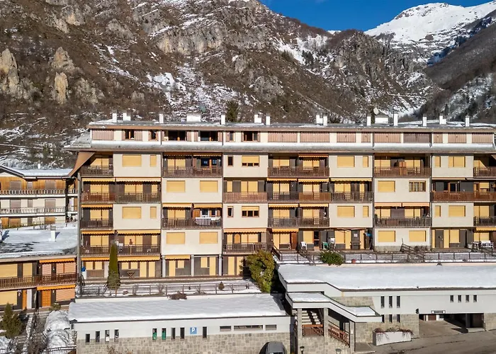 Panoramico Vista Maneggio E Piste Da Sci Apartment *